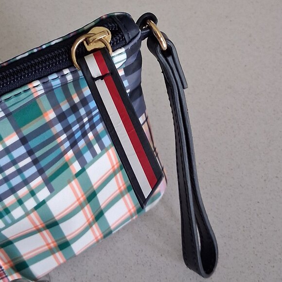 Tommy Hilfiger Plaid Wristlet Zip Case - Picture 4 of 13